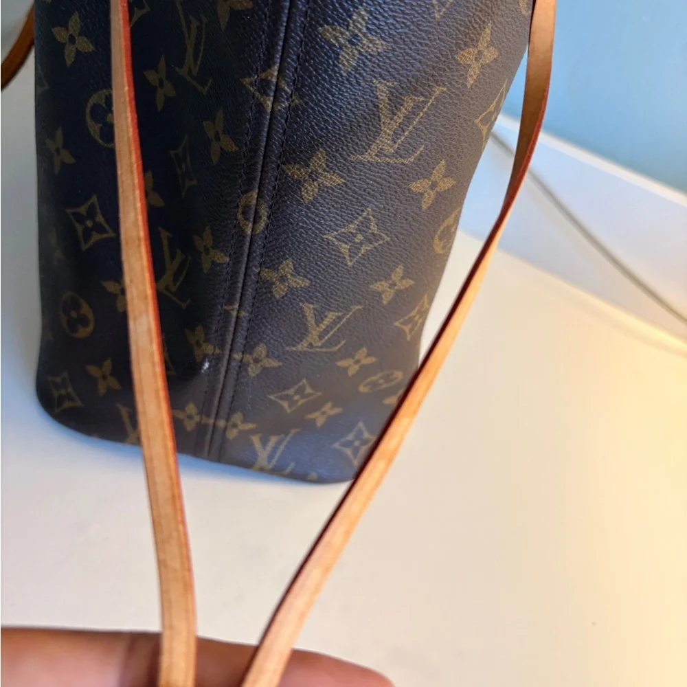 Louis Vuitton MM Neverfull - Picture 4 of 9